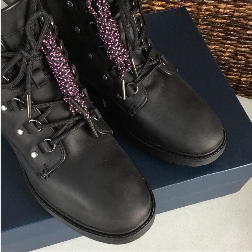COLE HAAN NWOT LACEUP BLACK WATER PROOF BOOTS FINAL PRICE - Picture 6 of 16